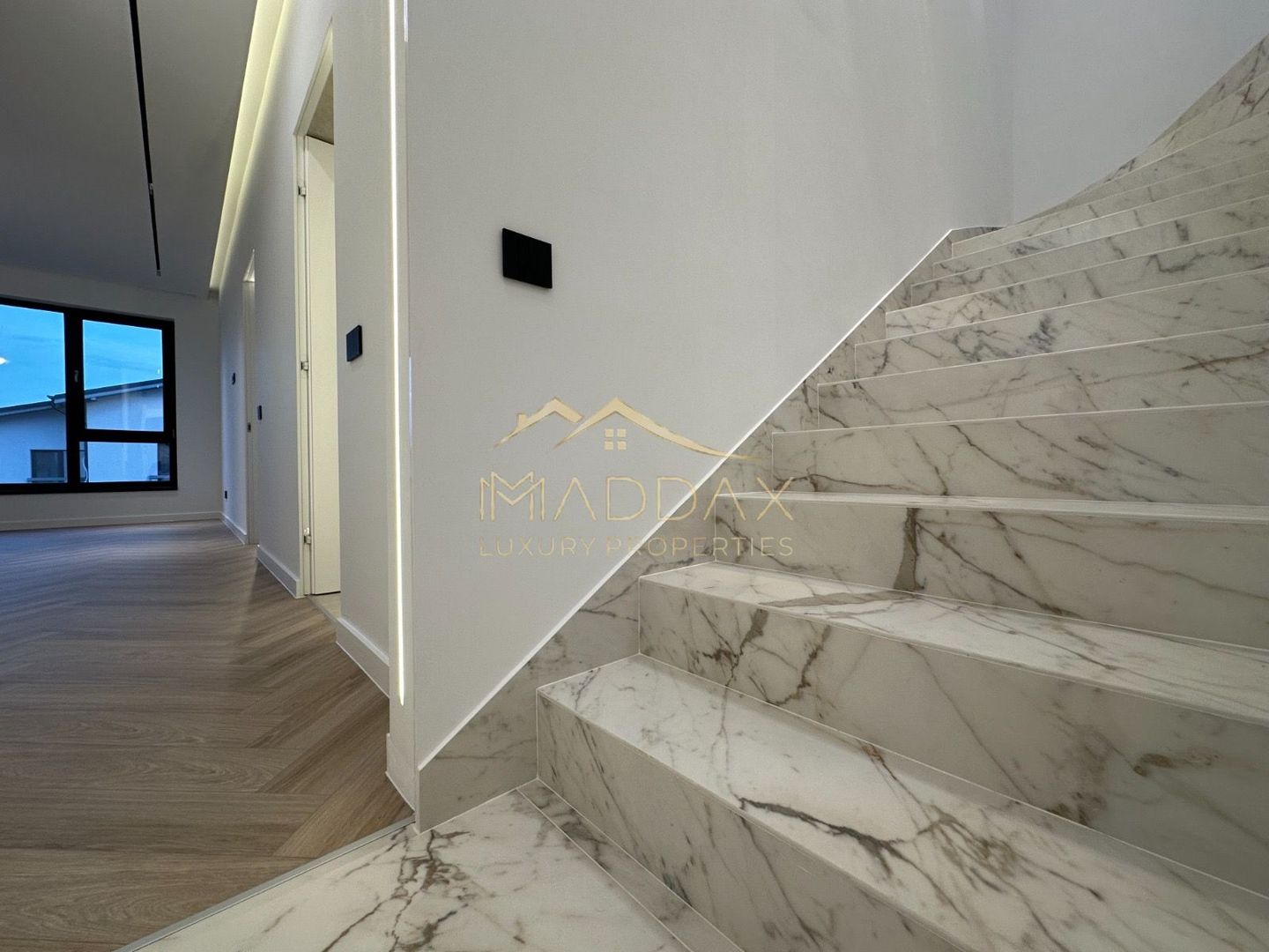 Vila individuala *432mp* + curte // 6 locuri Parcare / Pipera-Tunari - Poză 36