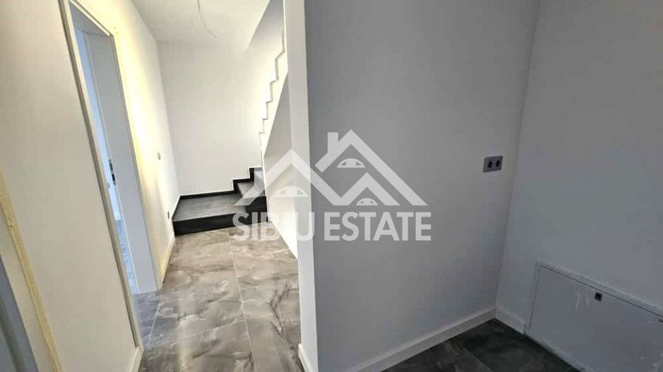 Casa INTABULATA la cheie, 5 camere, 2 bai Cristian, SIbiu - Poză 11