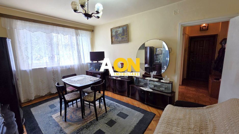 Apartament 3 camere, semidecomandat, parter, Cetate, strada Closca - Poză 2