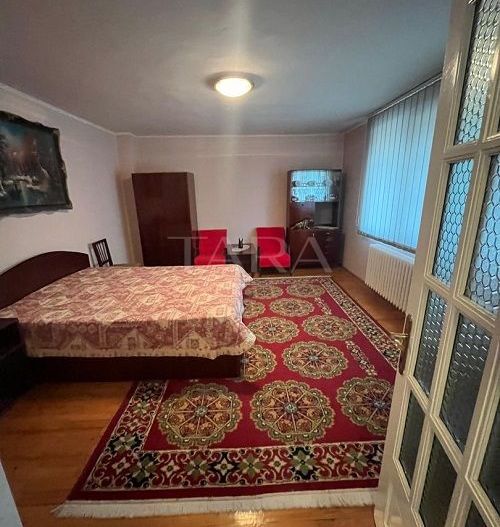 Vanzare casă cu 6 camere,  zona Someseni, central. Ideal familie. - Poză 6