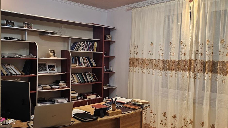 Vila  Oradea zona Iorga 420 mp ,teren 2000 ml - Poză 15