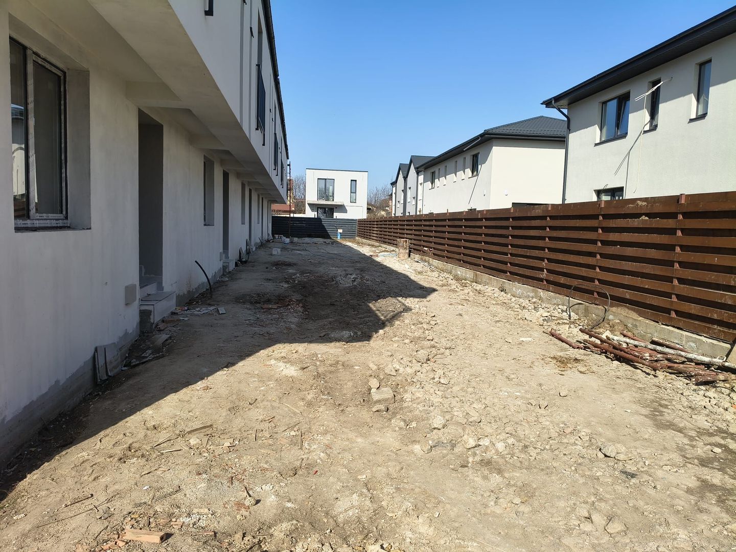 vila insir. 4cam,3bai + 1-2-3 parcari/centru Popesti Leordeni - Poză 3