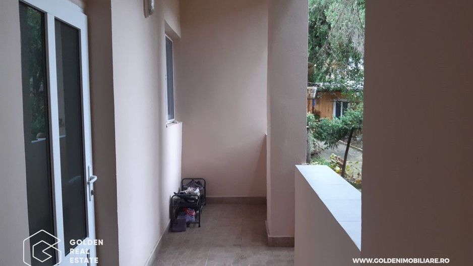 Casa mare, cu 4 apartamente a cate 1, 2, 3 și 4 camere fiecare - Poză 30