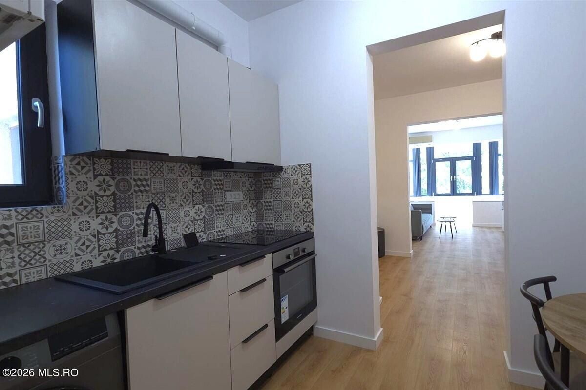 Centru - Bd Tomis 76, apartament cu 2 camere plus garsoniera separata! - Poză 13