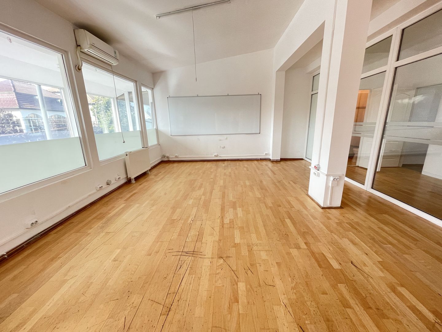 DE VANZARE SPATIU CU MULTIPLE DESTINATII - Poză 1