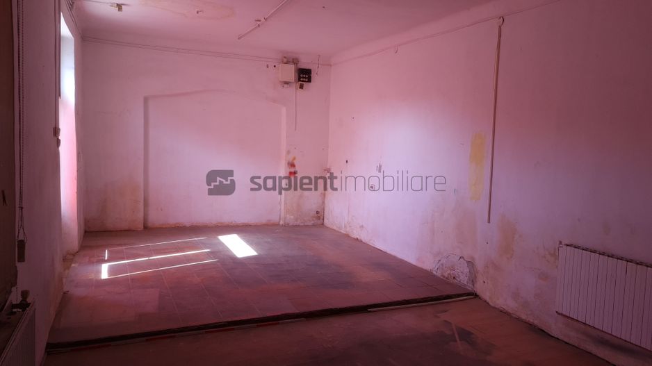 SAPIENT - De vânzare casă/spațiu comercial/teren 721 mp Velența - Poză 7