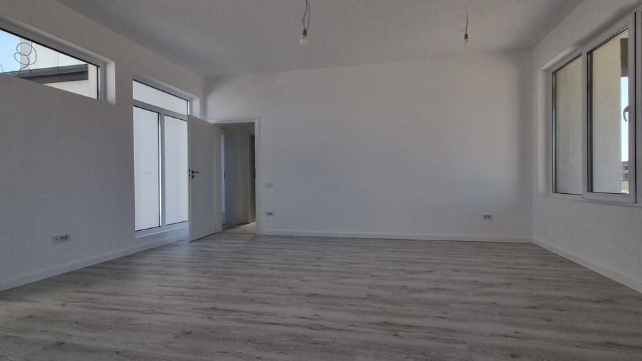 Investește în calitate: Case pe parter în cel mai nou și aerisit complex. - Poză 14
