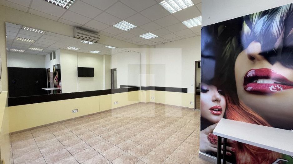 Spatiu Comercial cu vitrina- Zona Modern, Comision 0 - Poză 1