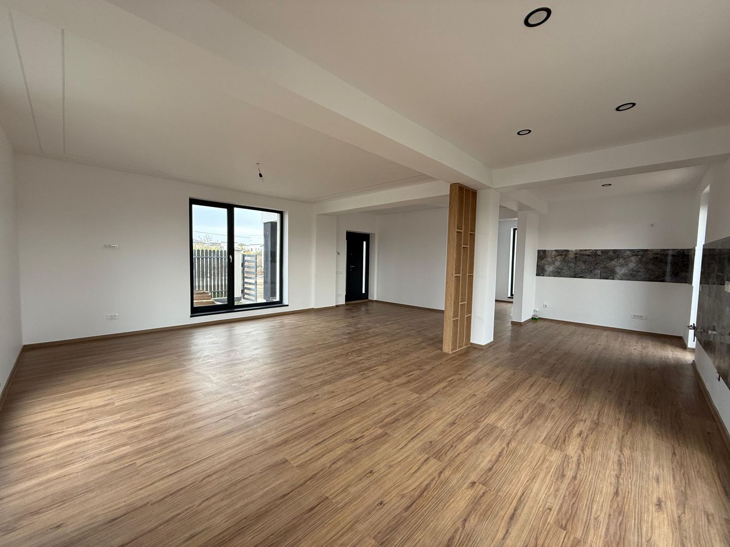 Vila individuala 4 camere Tunari I Teren 300 mp - Poză 7