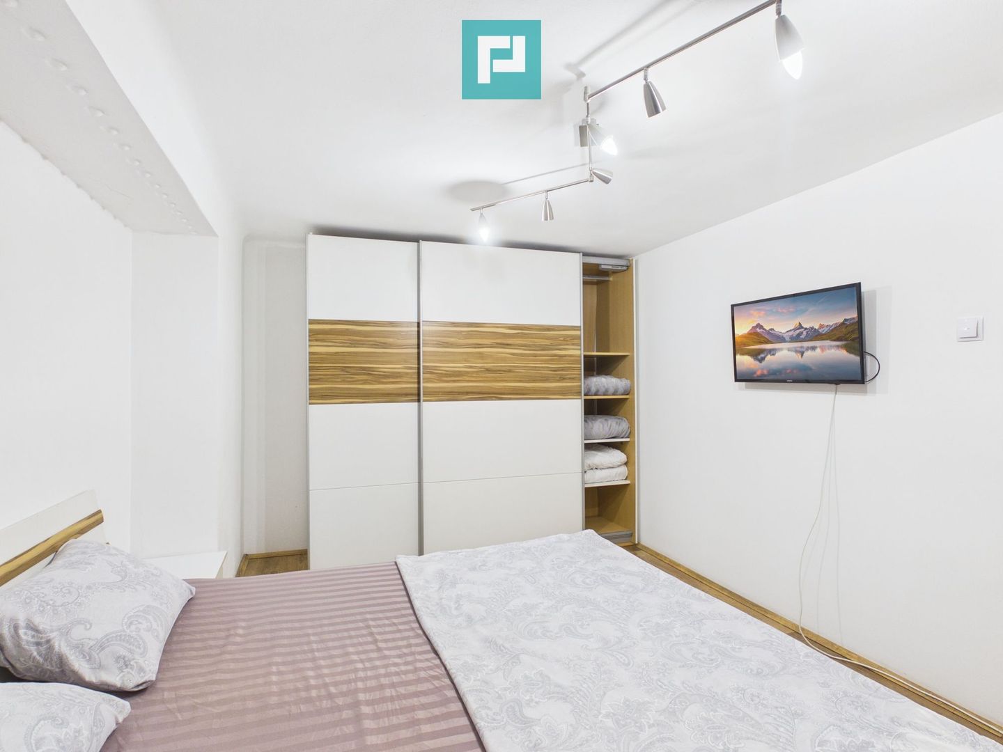 Apartament două camere Bulevardul Revoluției - Poză 7