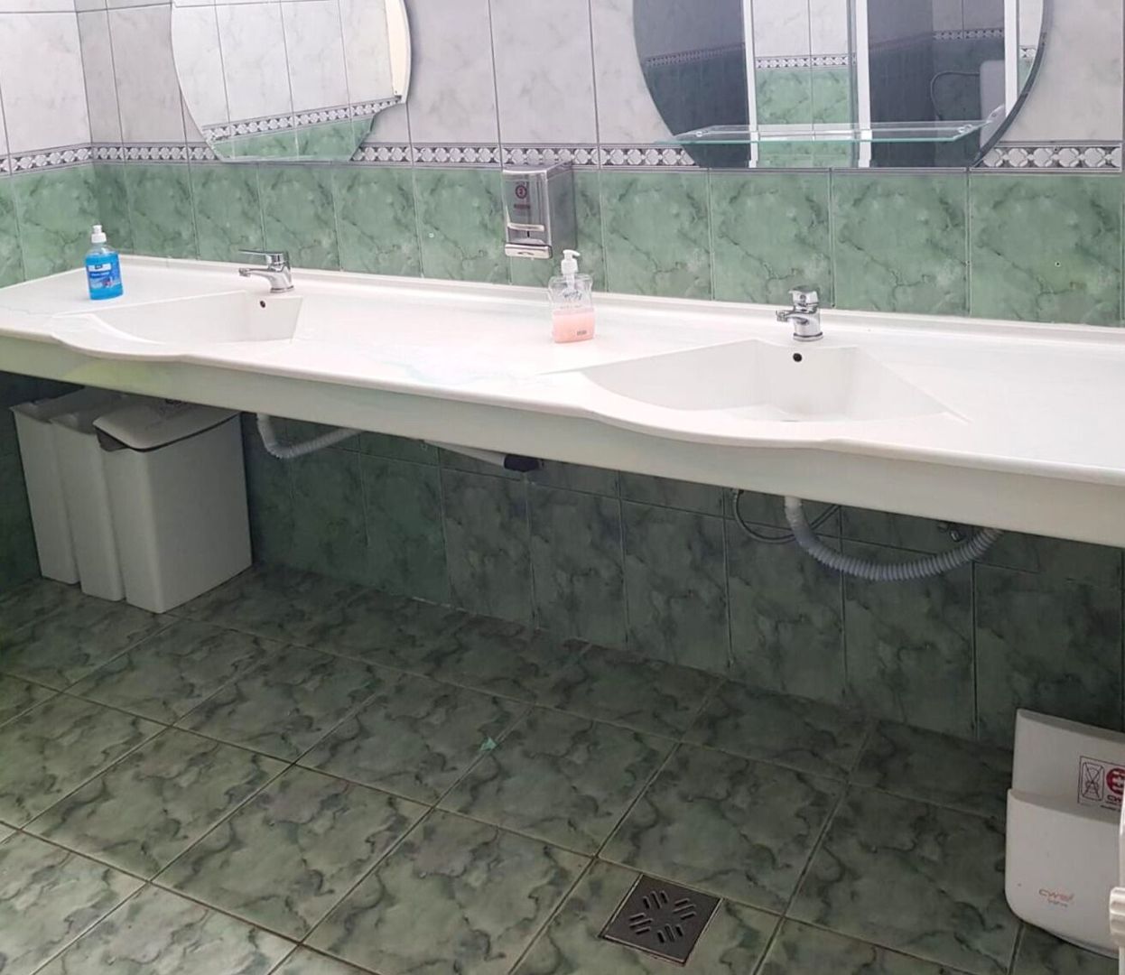 Hotel cu arhitectură montană deosebită poziționare premium Sâmbătă de Sus - Poză 6