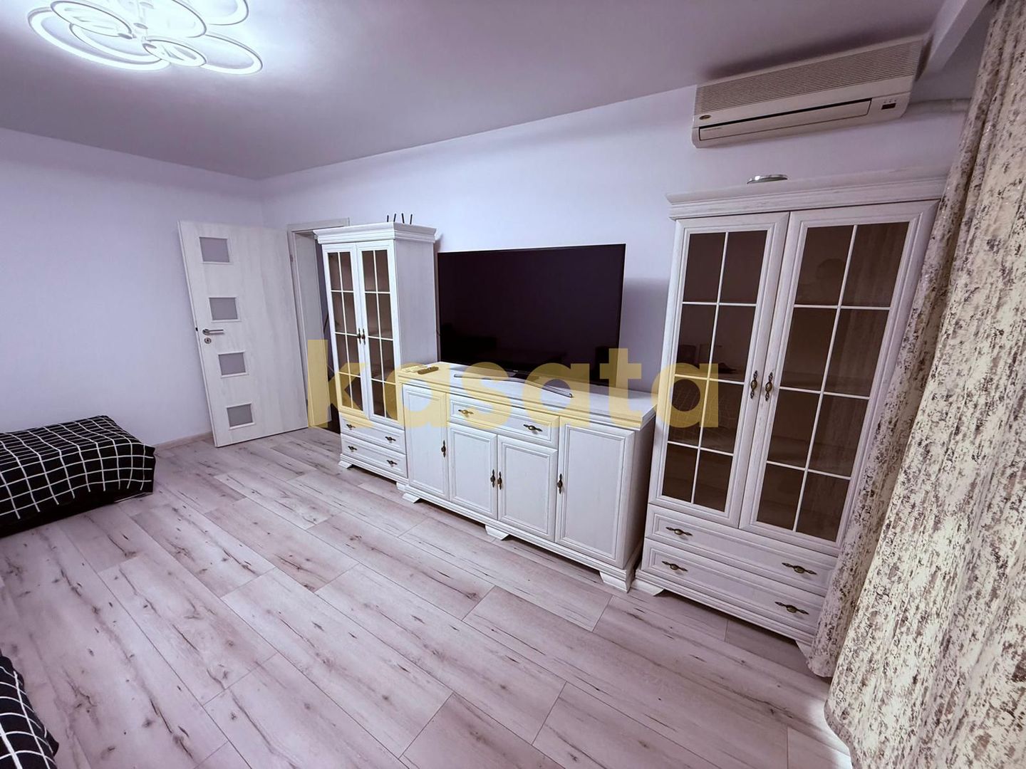 Apartament de 4 camere de vânzare | Calea Dorobanților | Decomandat - Poză 1