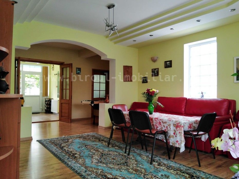 Vânzare Vilă P+1+Pod+Beci – Ideală pentru 2 Familii – Constanța, Km4 - Poză 3