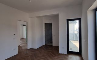 Vilă Individuală cu 700 mp Teren și Mansardă Amenajată - Poză 5