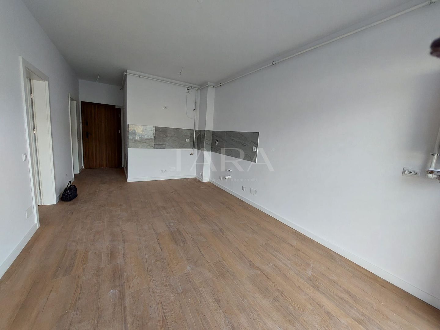 Apartament 2 camere modern, cu terasă, în Florești. - Poză 2