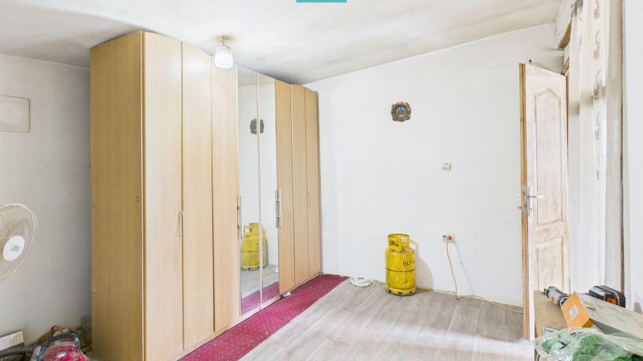 Casuță cu priveliște panoramică spre Cetatea Șiria - Poză 11