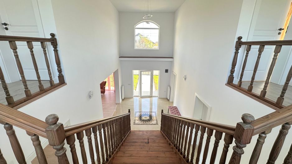 Vânzare casă 5 camere nouă elegantă și spațioasă în Hărman - Poză 36