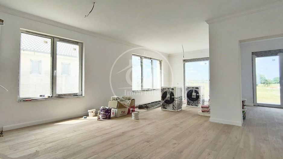 Apartament la casă de vanzare cu 2 camere si curte, Santandrei, Bihor - Poză 1