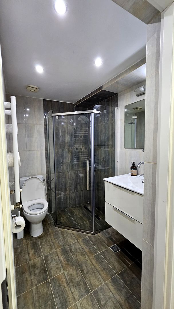 Apartament 2 camere 50 mp utili parter la curte zona Centrul Istoric - Poză 5