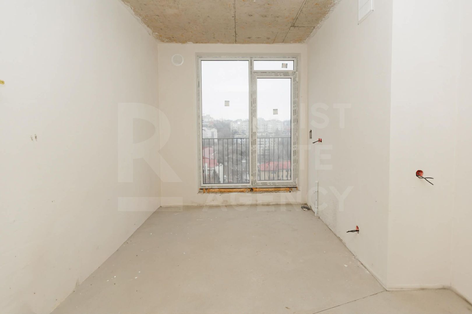 Vânzare, apartament, 2 camere și living, strada Cornești, Râșcani - Poză 2