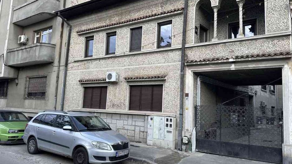 Apartament 3 camere, în vilă Ultracentral, etaj 1, Piano Nobile, curte. - Poză 8