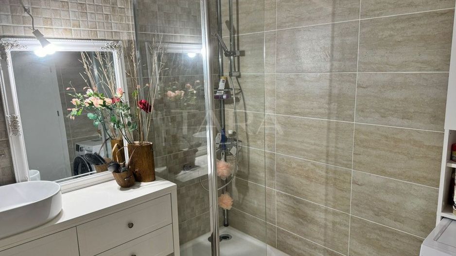 Modern, zona Cetatii, apartament cu 2 camere și balcon generos. - Poză 3