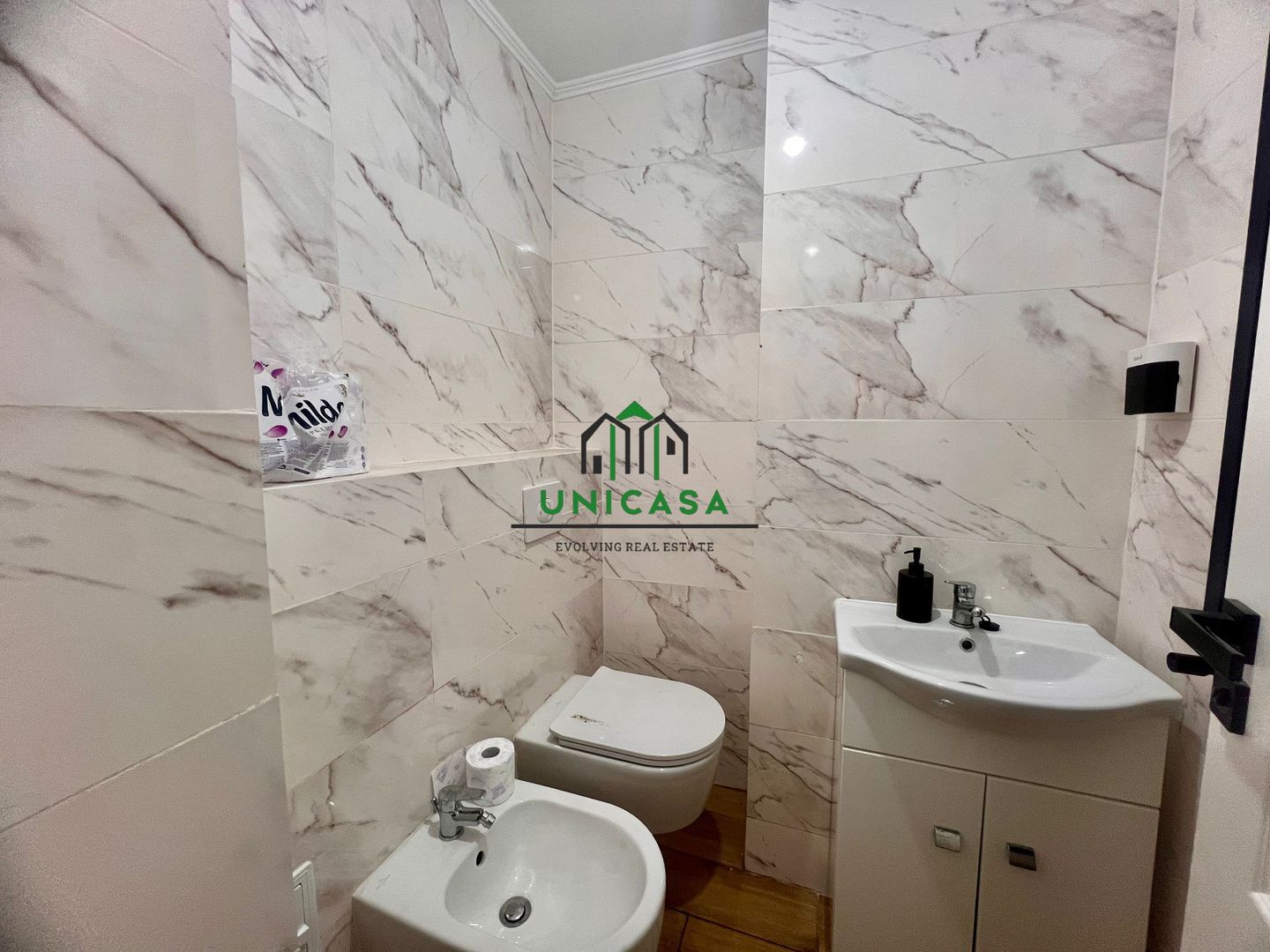 Apartament 4 camere /etaj 1 / Ostroveni - Poză 12