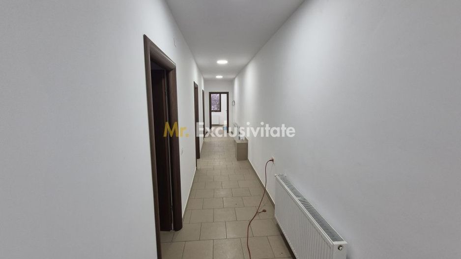 Spatiu de birouri generos - Poză 7