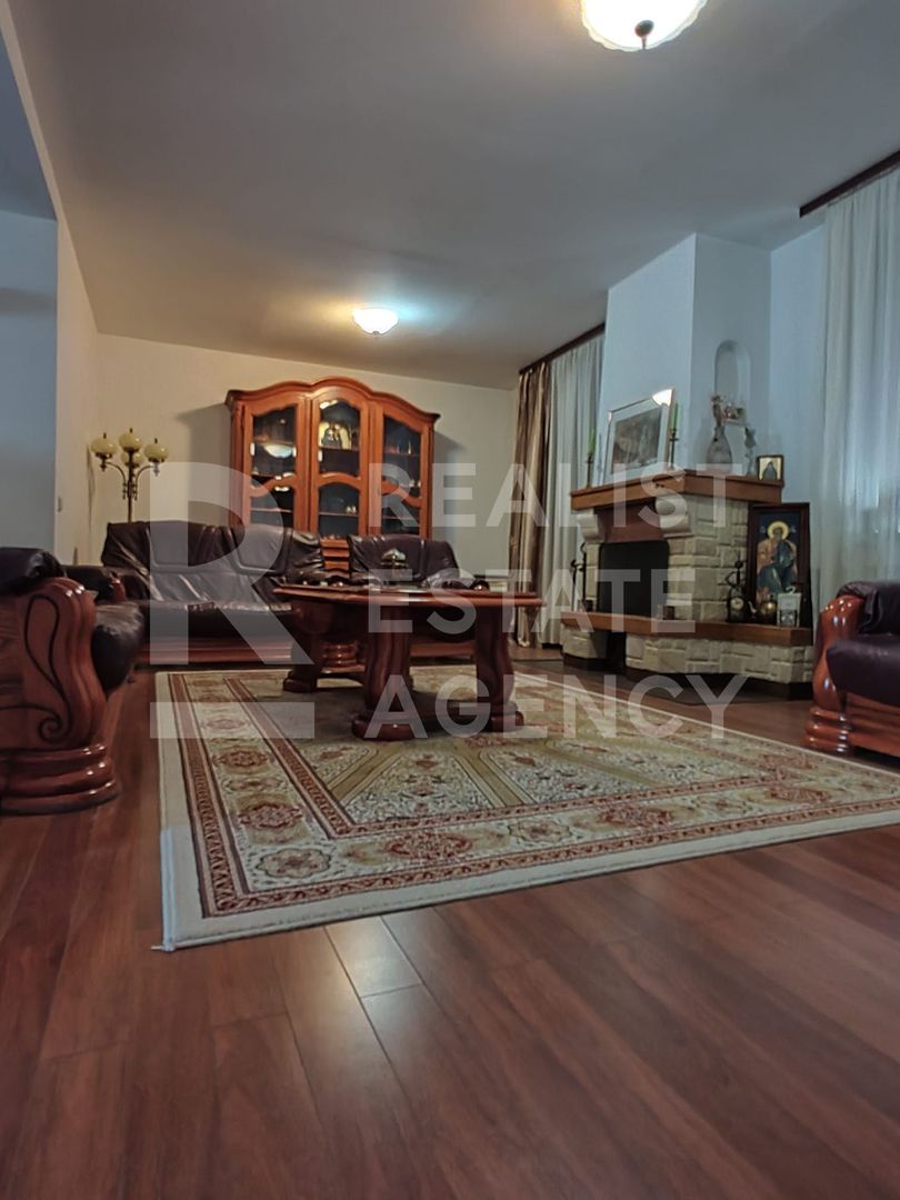 Vilă individuală 430 mp utili, teren 2.000 mp, panouri solare - Poză 12