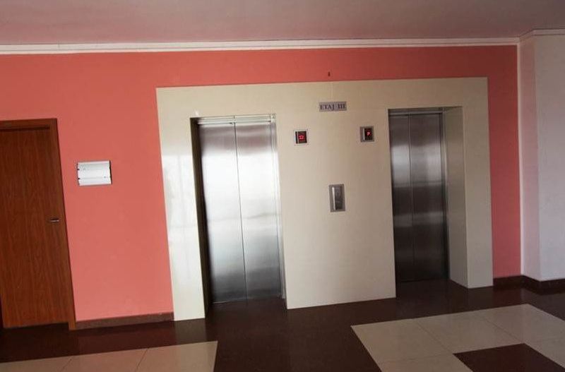 Birouri spatioase in cladire de birouri - Poză 2