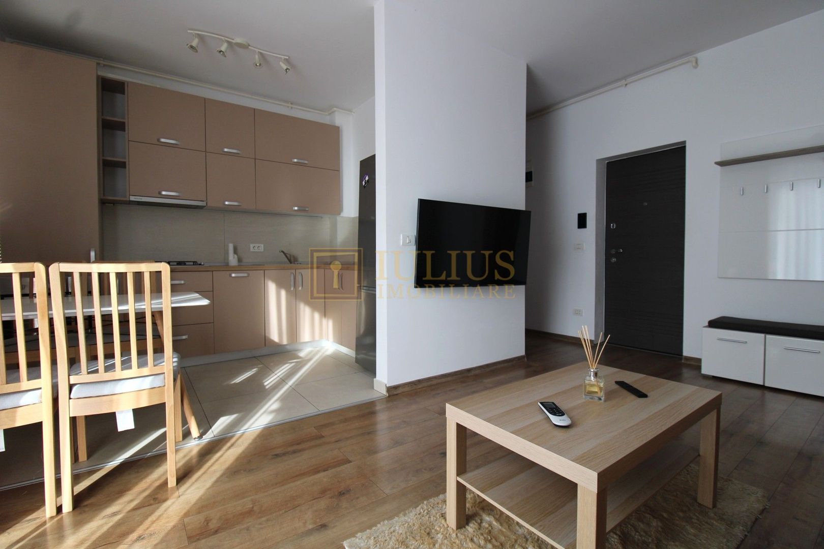 Dumbravita, 3 camere, centrala proprie - Poză 3