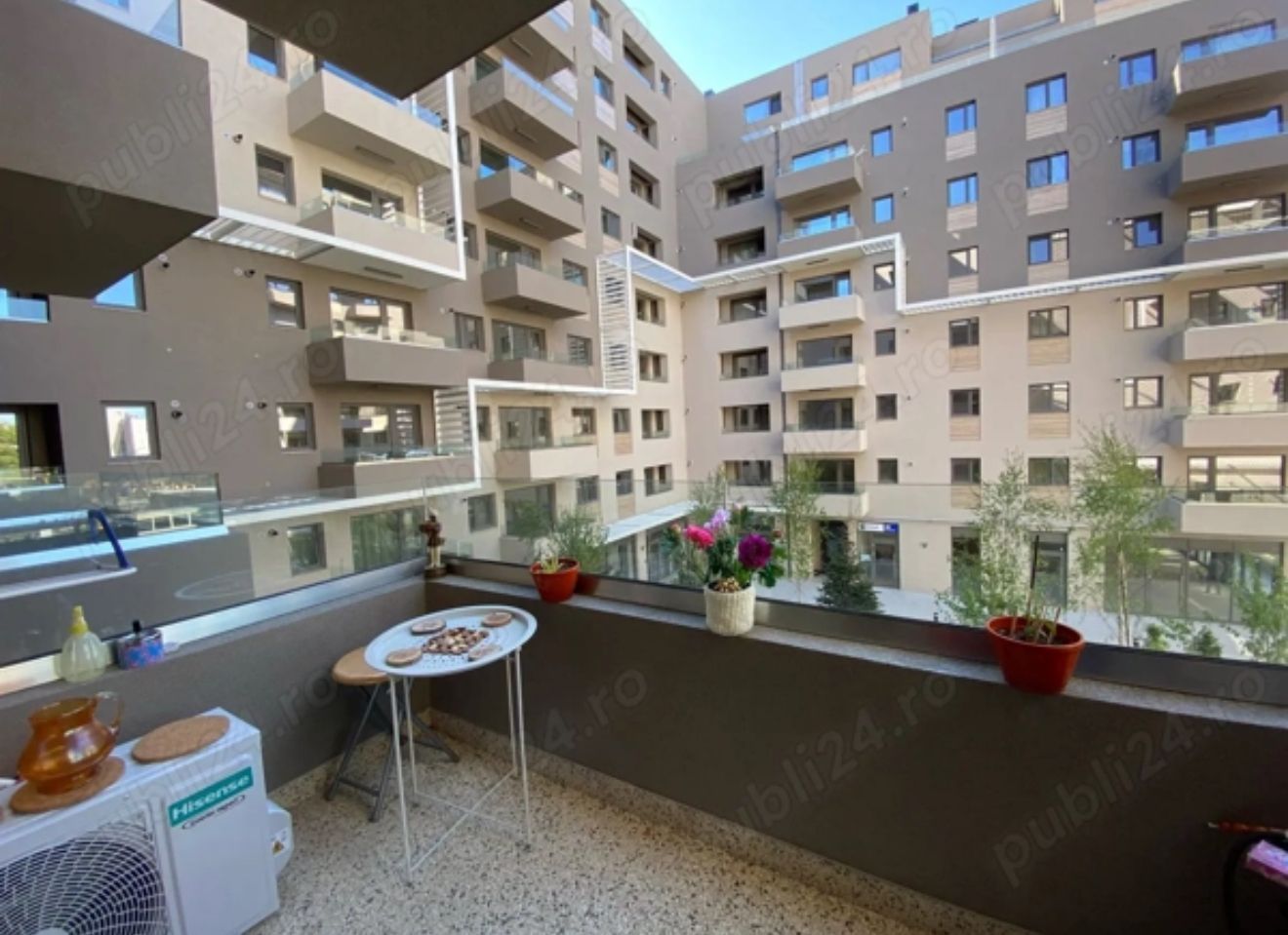 AP. 2 CAMERE STEFAN C. M, BLOC NOU, CENTRALA, BUCATARIE OPEN-SPACE - Poză 4