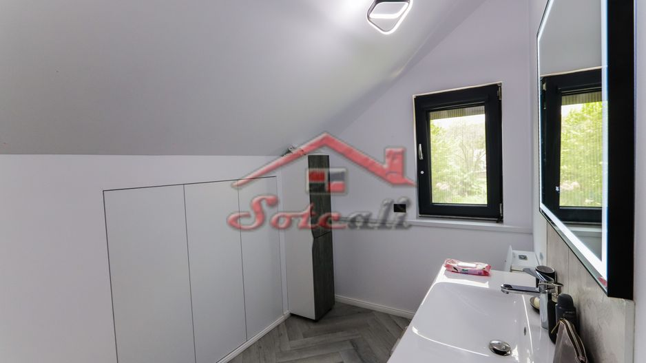 VILĂ MODERNĂ DE LUX CU PISCINĂ, FOTOVOLTAICE ȘI FOIȘOR – BREAZA - Poză 61