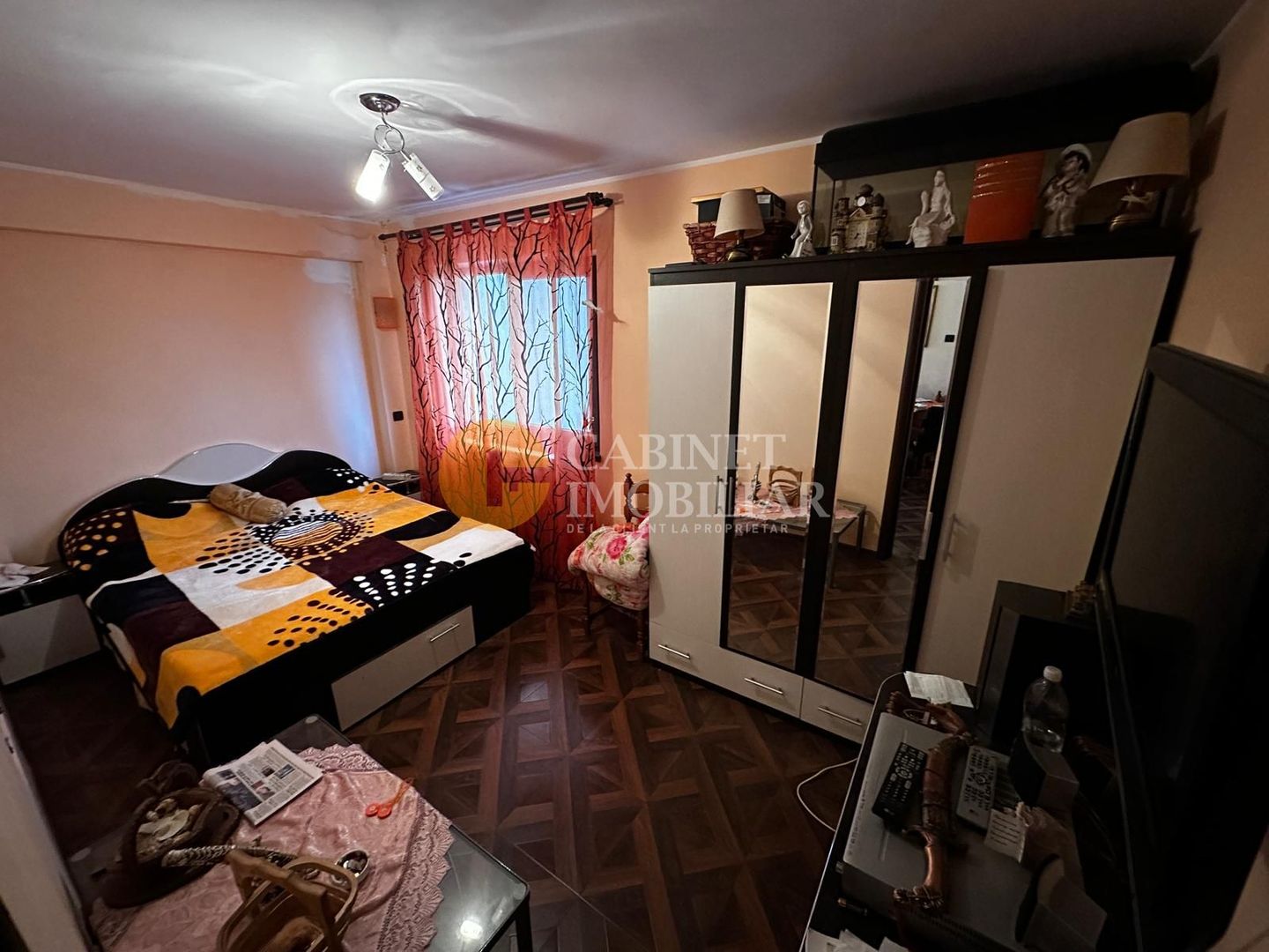 Zona Alexandru, la bulevard apart cu 2 camere, partial mobilat, Ct , liber - Poză 2