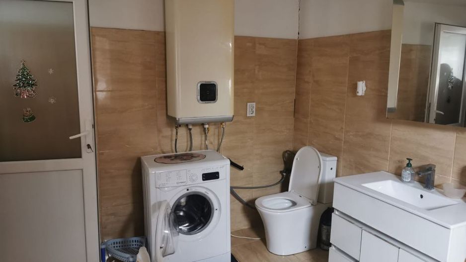Casa de vanzare - comuna Pielesti - Poză 10