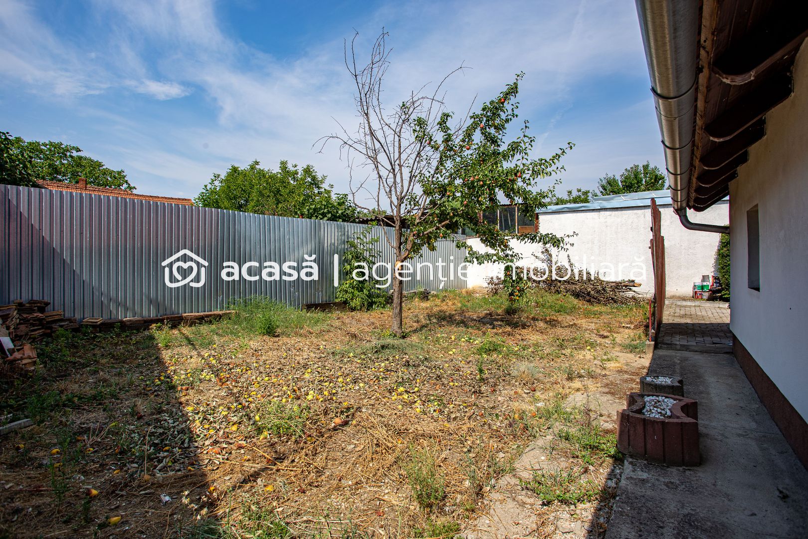 Casă cu 2 camere, renovată, în Bujac - Poză 9