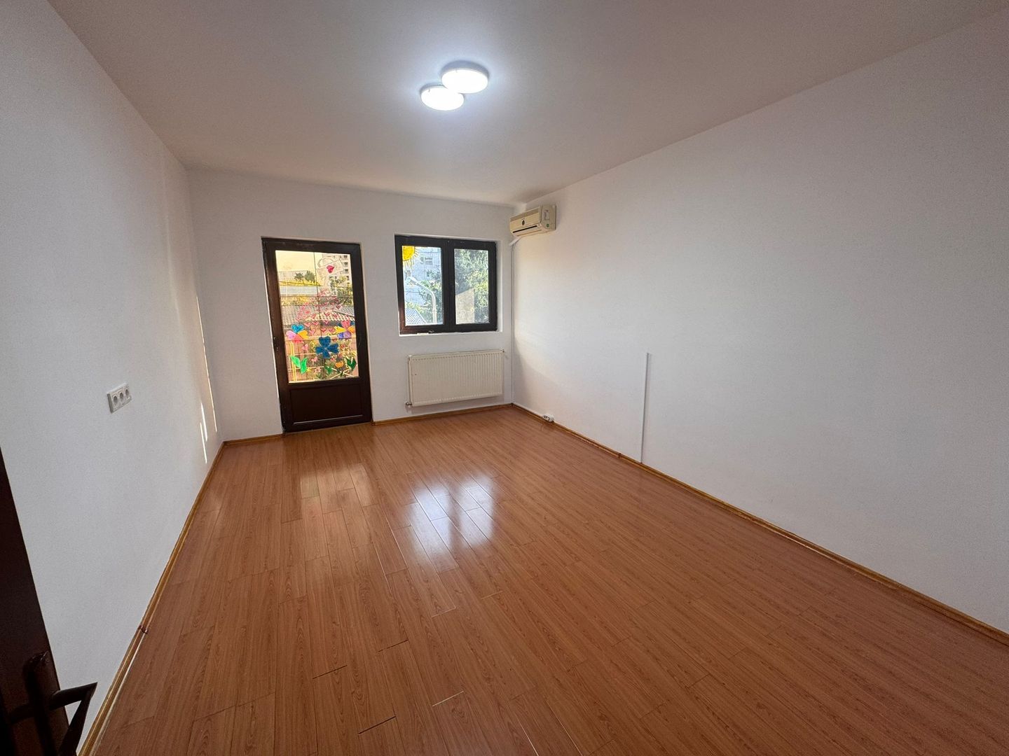 Casa de inchiriat Timpuri Noi 204 m - Poză 9
