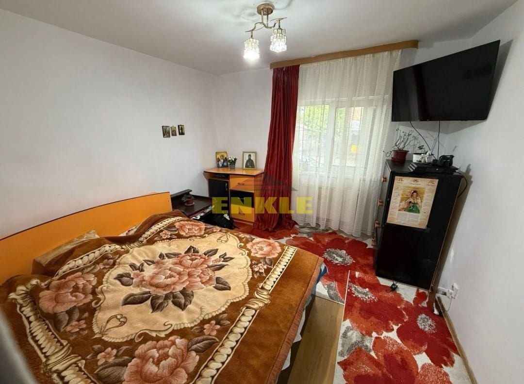 De vanzare apartament cu 3 camere, zona Mall - Poză 4