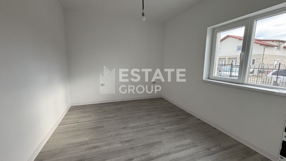 Casa individuala cu 4 camere in Mosnita Noua zona Castel - Poză 4