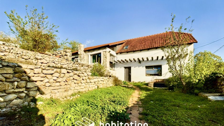 Casă cu 4 dormitoare + piscină în Socolari – ideală pentru investiție - Poză 2