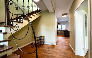 Casa spațioasă, cu teren generos, zona liniștită - in Braytim - Poză 5