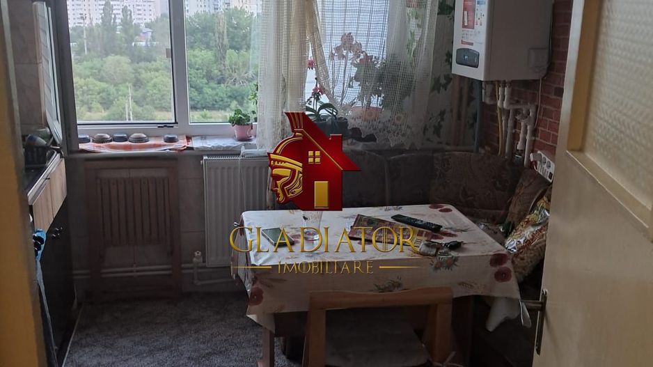 Apartament 3 camere, decomandat, zona Gara Iasi, la bulevard, nu rata - Poză 6