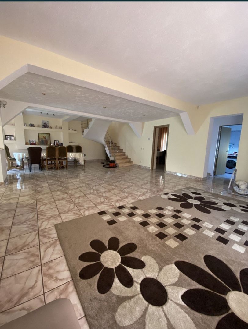 Casa de vanzare in zona Closca(liceul german) - Poză 3