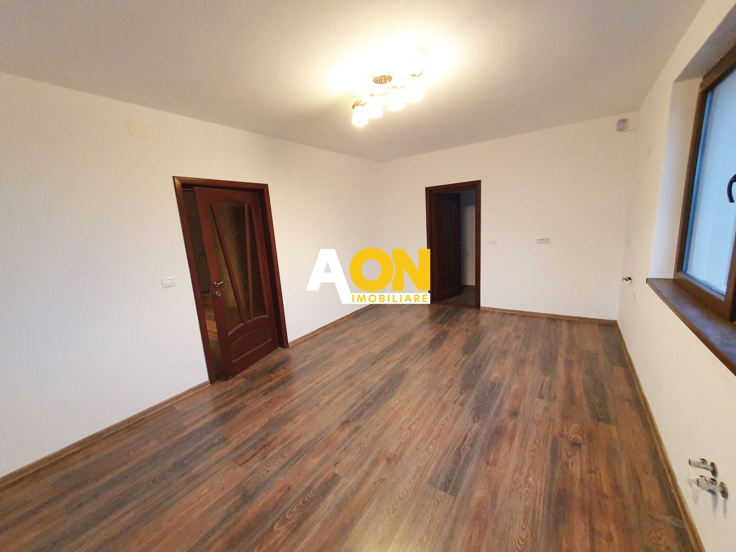 Casa D+P+M.  450 mp teren, 5 camere, garaj, pretabila pt. birouri - Poză 8