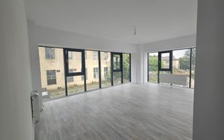 INTABULAT! MUTARE IMEDIATA! Apartament cu 2 camere decomandat Central - Poză 2