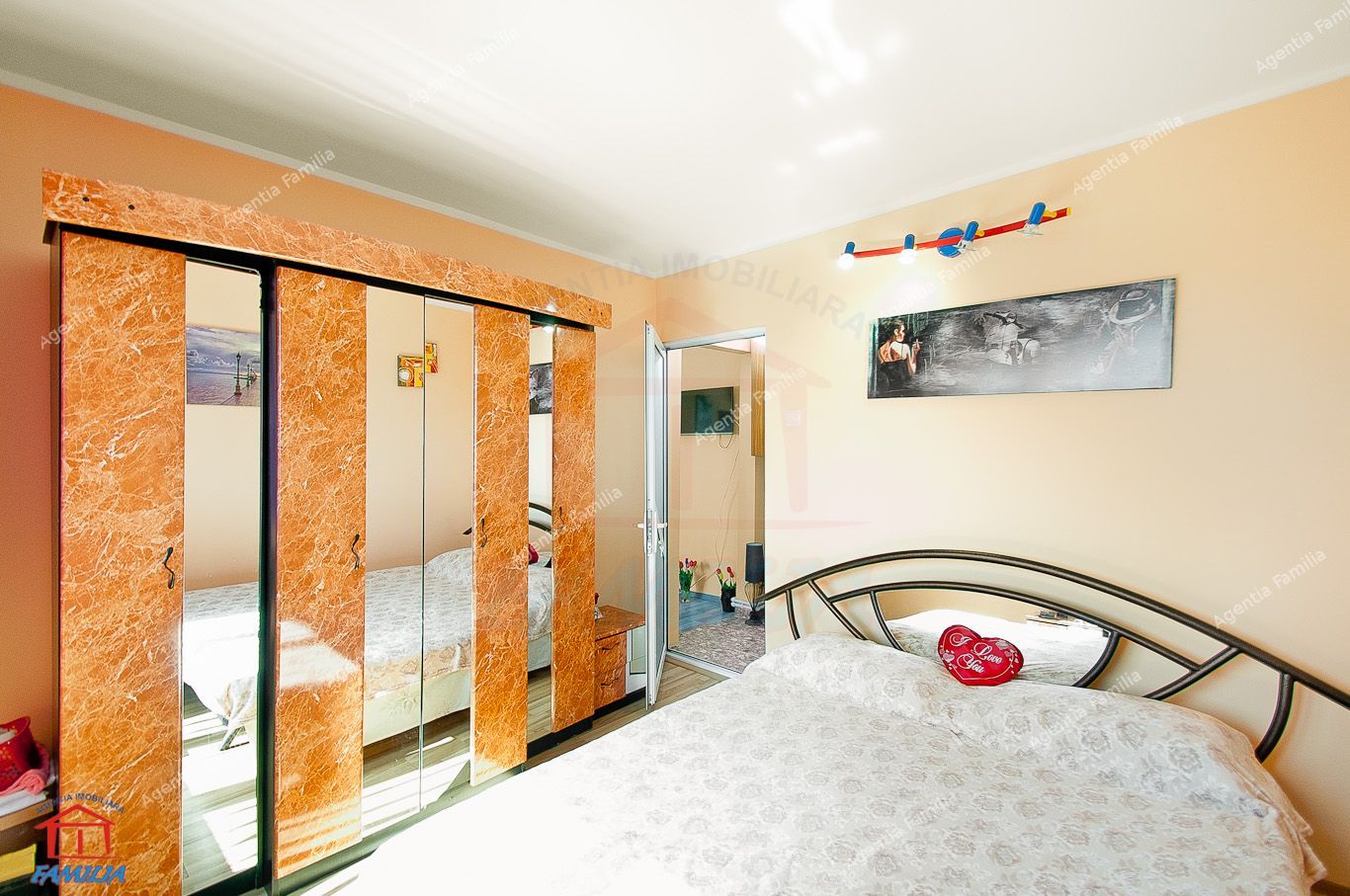 52500 Euro negociabil, trei camere renovat, mobilat si utilat, Micro 2 - Poză 10