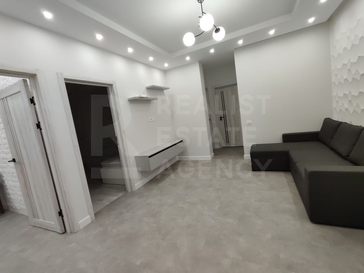 Chirie, apartament, 3 camere, strada Calea Ieşilor, Sculeni - Poză 4