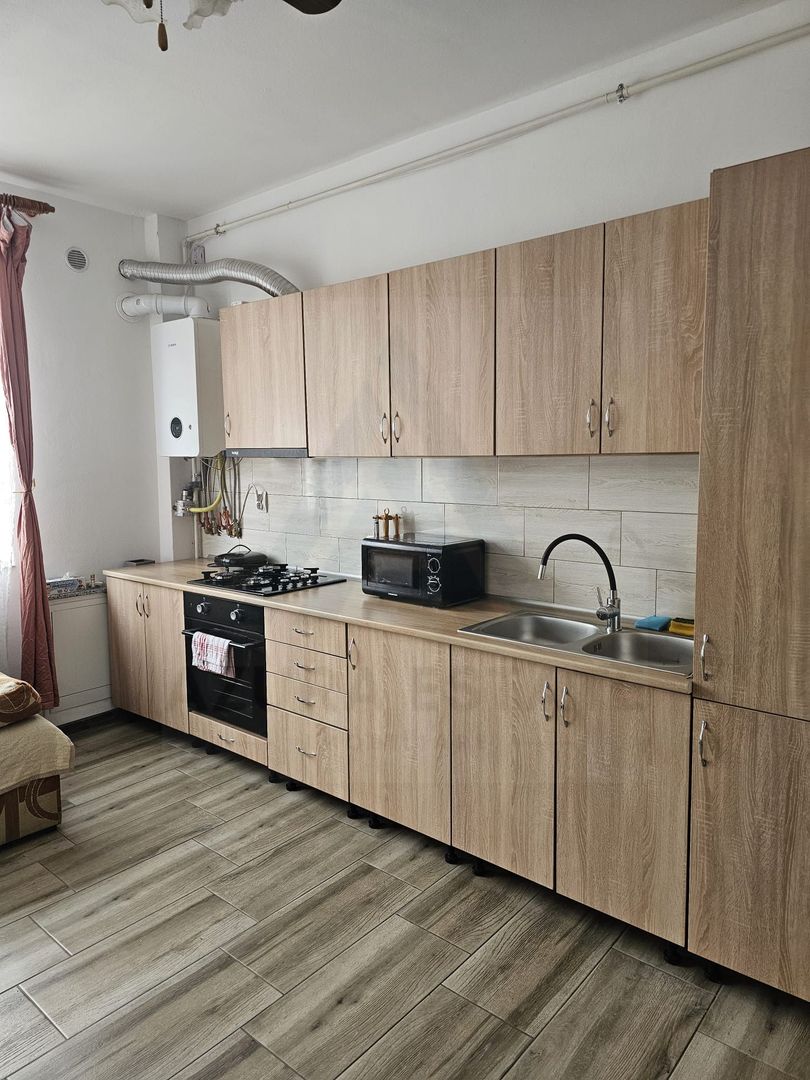 Apartament 3 camere 54 mp utili balcon si parcare privata Selimbar - Poză 2