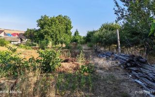 Teren de vânzare în Dealul Viilor, Hârlău – 2.100 mp, gard complet, pomi fructiferi - Poză 2