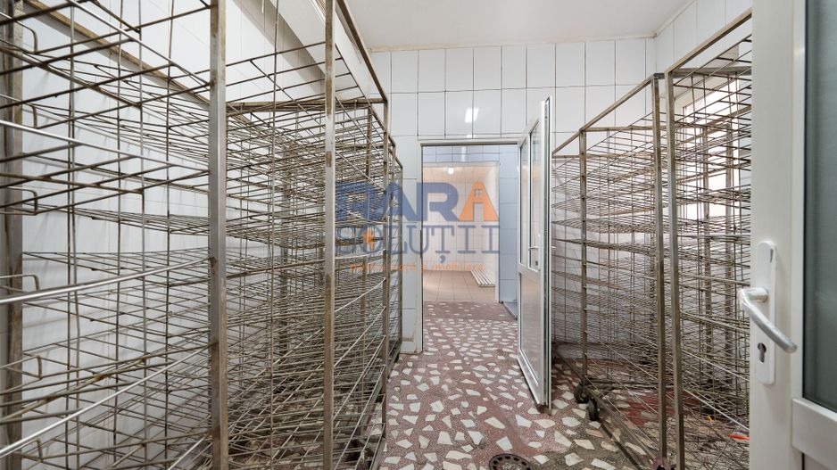 Spațiu de producție cu dotări complete: brutărie, patiserie și magazin - Poză 11